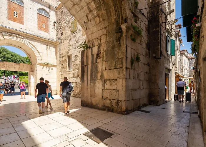 Golden Gate Luxury - Unique Unesco Location Apartamento Split
